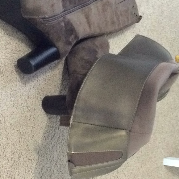 BROWN FAUX SUEDE BOOTS 👢. Size 6.5 with 3” heels - Picture 6 of 7